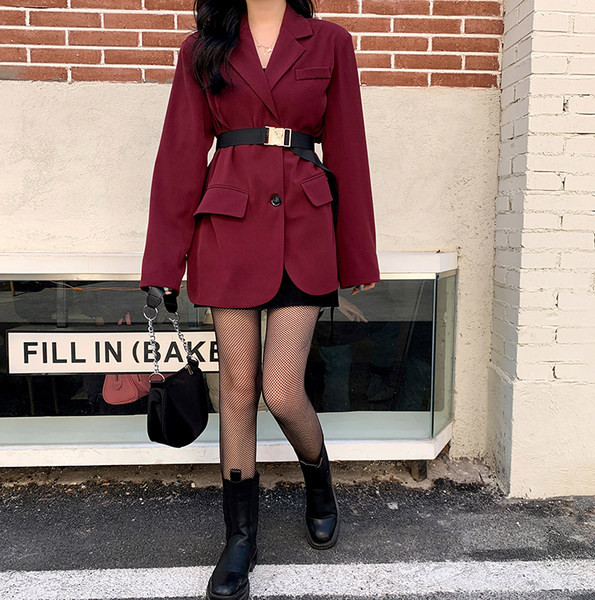 Stílusos női vékony kabát hosszú modell övvel