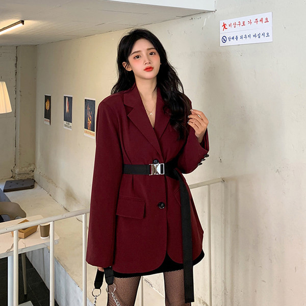 Stílusos női vékony kabát hosszú modell övvel