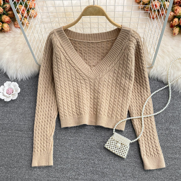 Naiste spitsikaelusega kootud kampsun neljas värvitoonis