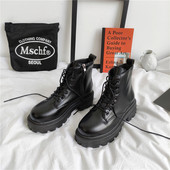 Nahast naiste paeltega saapad