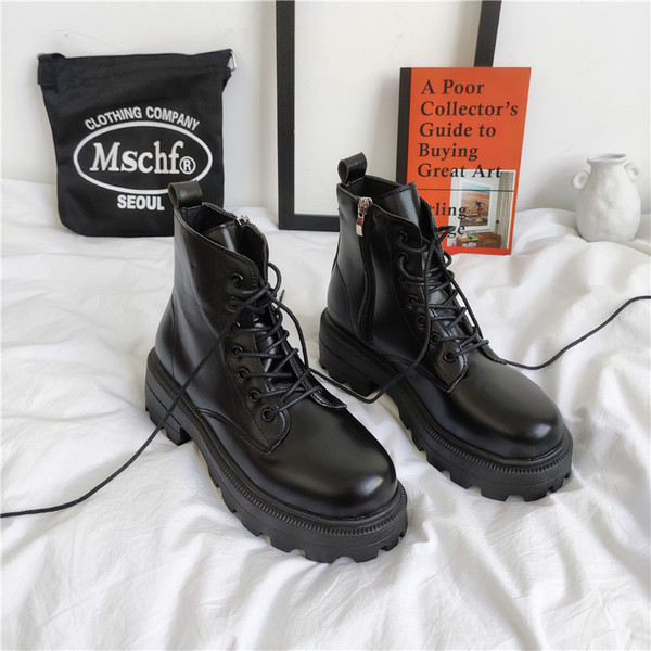 Nahast naiste paeltega saapad