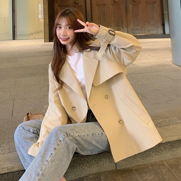 Stiilne naiste õhukese mantli lai nööpidega mudel