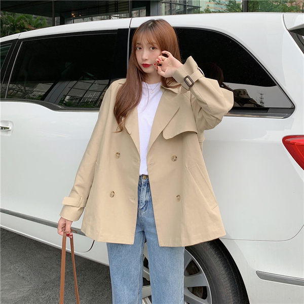 Stiilne naiste õhukese mantli lai nööpidega mudel