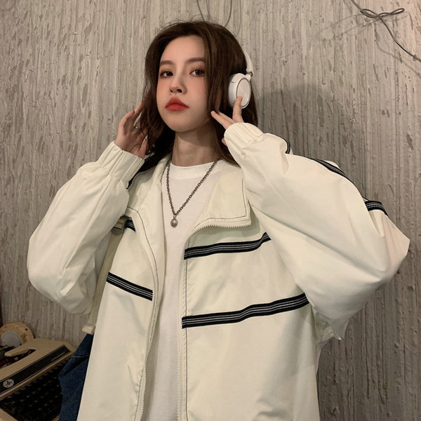 Naiste vabaaja jope lukuga laia mudeliga