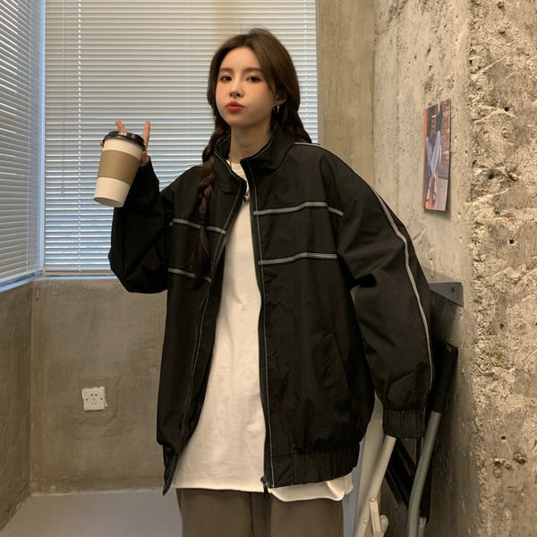 Naiste vabaaja jope lukuga laia mudeliga