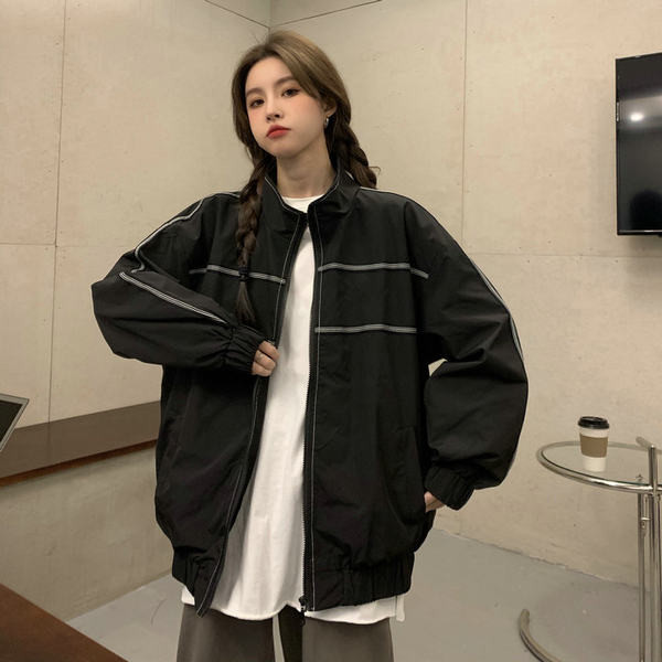 Naiste vabaaja jope lukuga laia mudeliga