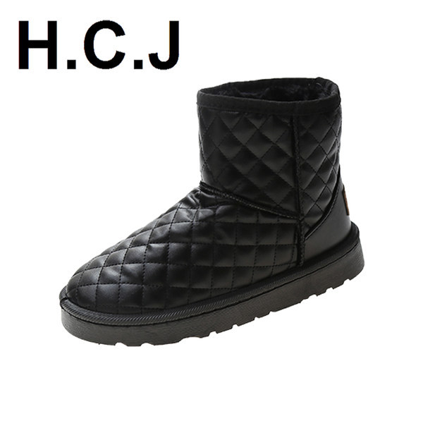 Reljeefse kuju ja sooja voodriga naiste saapad