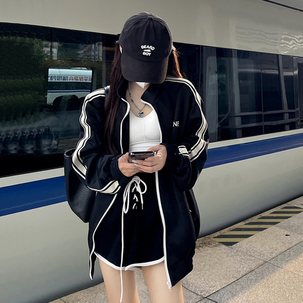 Naiste vabaaja jope luku ja ääristega