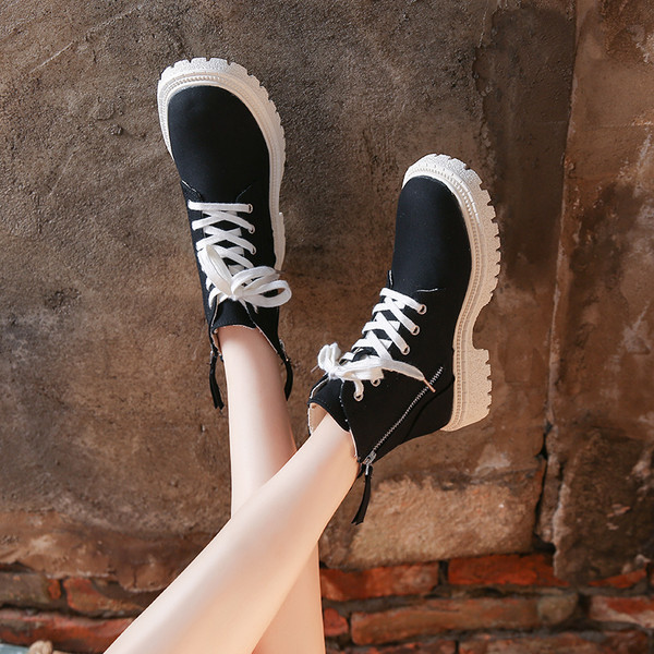 Naiste vabaaja paeltega talvesaapad