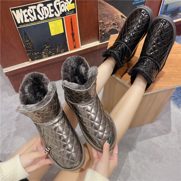 Kahes värvitoonis sooja voodriga naiste talvesaapad