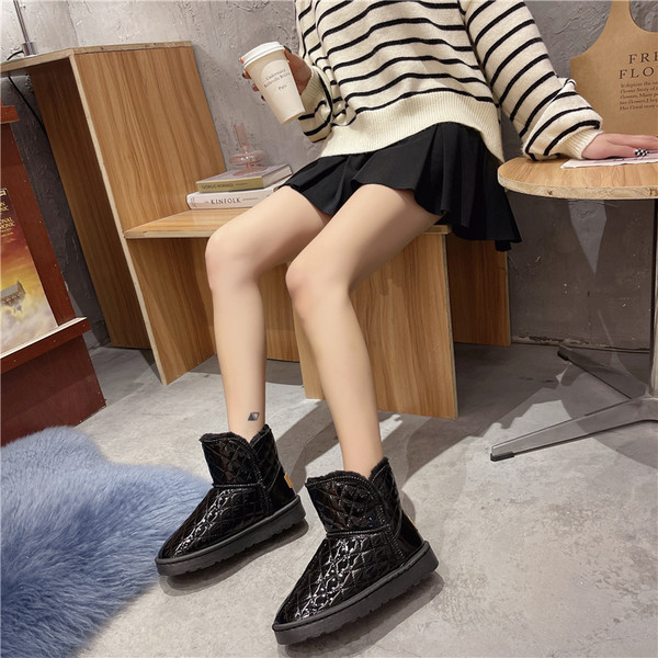 Kahes värvitoonis sooja voodriga naiste talvesaapad