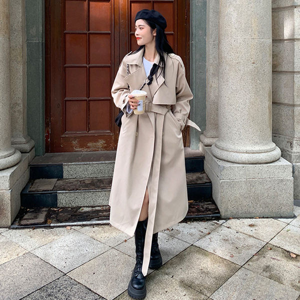 Praegune naiste õhukese mantli lai vööga mudel