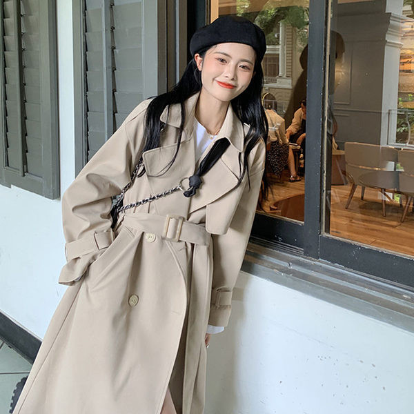 Praegune naiste õhukese mantli lai vööga mudel