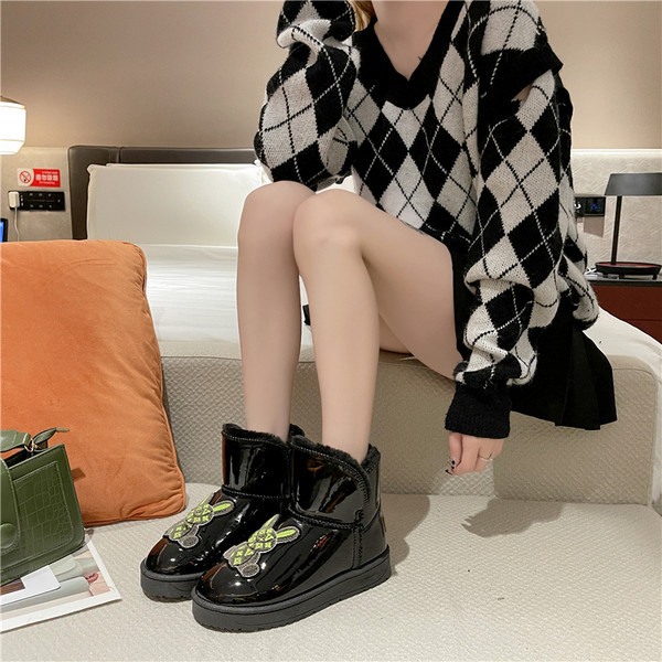 Alkalmi női csizma meleg béléssel, két színben