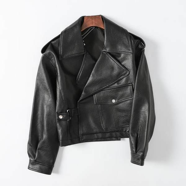 Moodne asümmeetrilise kinnitusega kunstnahast jakk