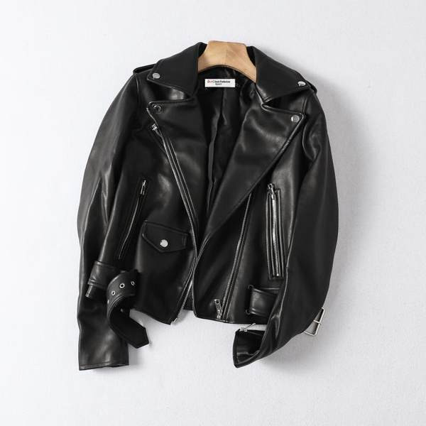 Moodne tõmblukkude ja asümmeetrilise kinnitusega sügisjope