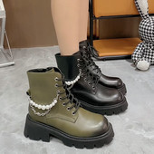 Pärlite ja paeltega naiste saapad musta ja rohelise värviga