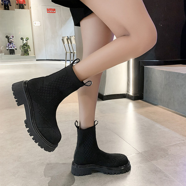 Šiuolaikiniai moteriški tekstiliniai batai