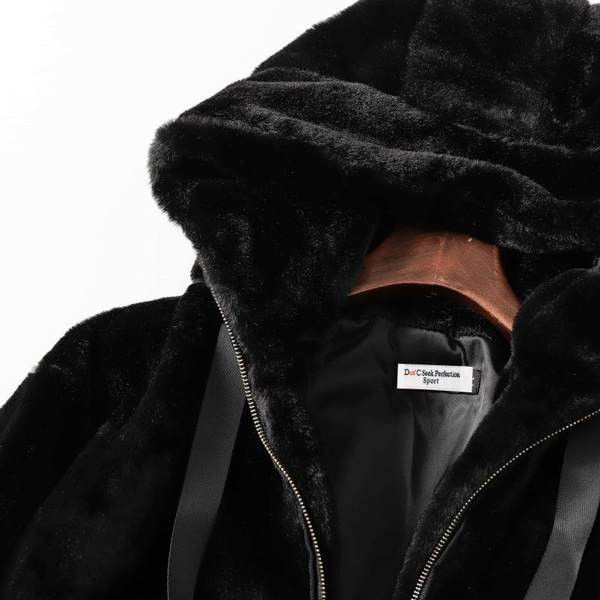 Lühike lukuga ja kapuutsiga sulejope