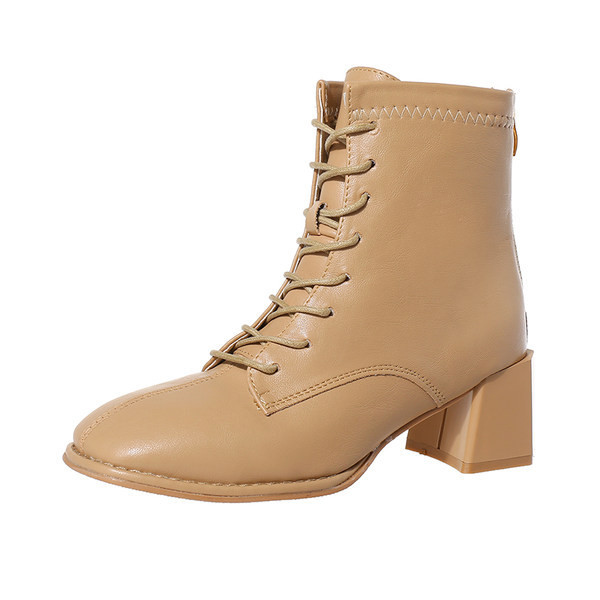 Καθημερινές  γυναικείες μπότες με κορδόνια και τακούνι
