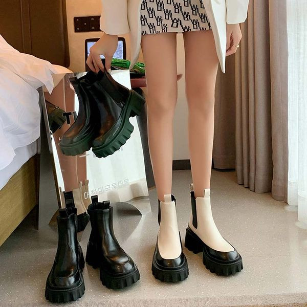 Naiste vabaaja saapad kunstnahast