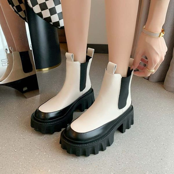 Naiste vabaaja saapad kunstnahast