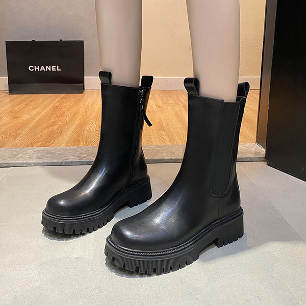 Naiste vabaaja saapad lameda talla ja lukuga ökonahast