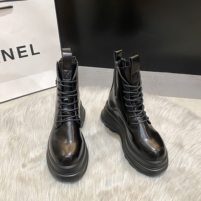 Γυναικείες οικολογικές μπότες με κορδόνια και σόλα ύψους 7 εκ