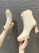 Stiilsed naiste saapad ökonahast lukuga lihtsa mudeliga