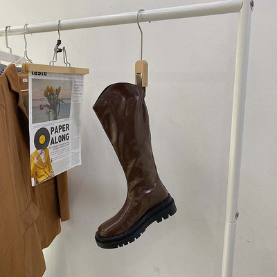 Έκο δερμάτινες γυναικείες μπότες με επίπεδη σόλα κατάλληλες για το χειμώνα