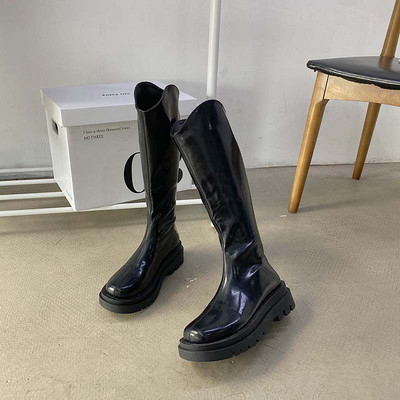 Έκο δερμάτινες γυναικείες μπότες με επίπεδη σόλα κατάλληλες για το χειμώνα