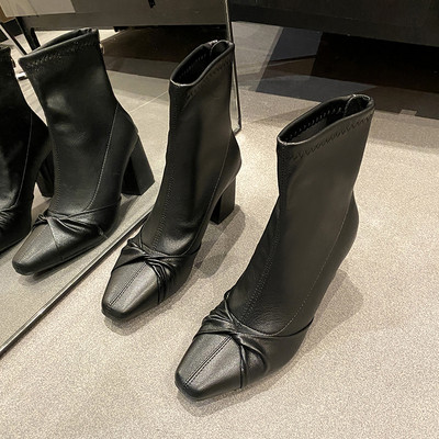 Κομψές γυναικείες ψηλοτάκουνες μπότες από οικολογικό δέρμα