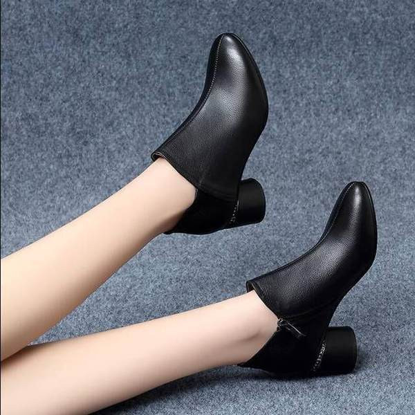 Casual γυναικείες μπότες από faux δέρμα με τακούνι