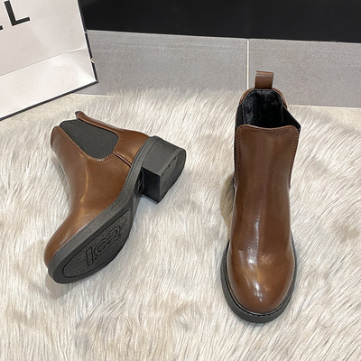 Eko bőrből készült alkalmi női csizma - hegyes modell