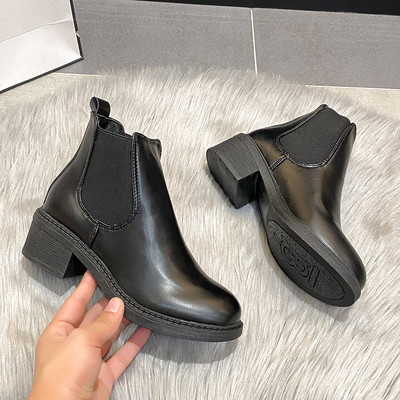 Eko bőrből készült alkalmi női csizma - hegyes modell