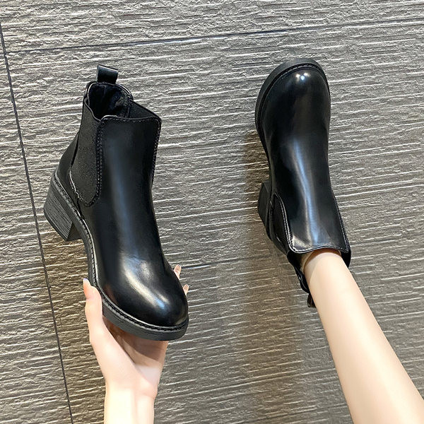 Eko bőrből készült alkalmi női csizma - hegyes modell