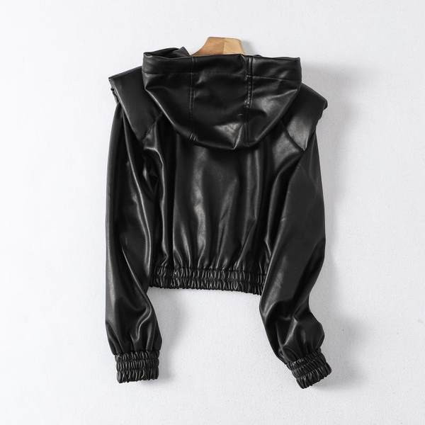 Κοντό φθινοπωρινό μπουφάν από οικολογικό δέρμα με κουκούλα