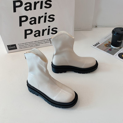 Μοντέρνες γυναικείες μπότες κλασικό μοντέλο