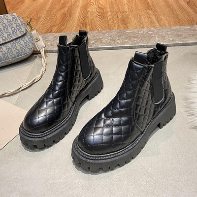 Γυναικείες μπότες από οικολογικό δέρμα με τραχιά σόλα