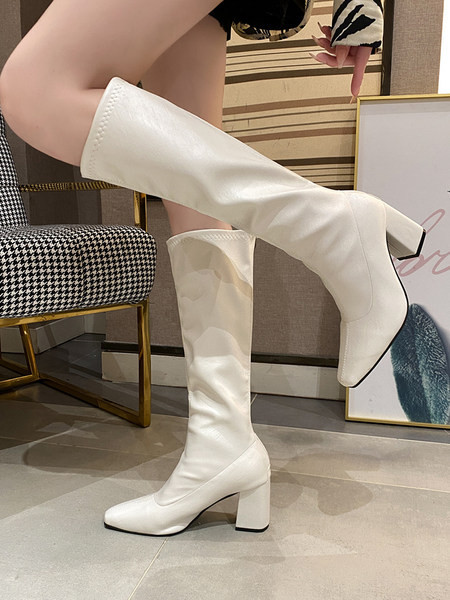 Μοντέρνες γυναικείες ψηλοτάκουνες μπότες από οικολογικό δέρμα