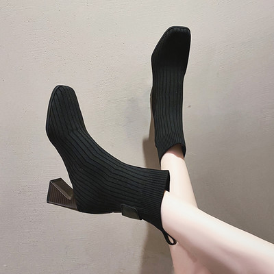 Κομψές γυναικείες μπότες στρογγυλεμένο μοντέλο ψηλοτάκουνα