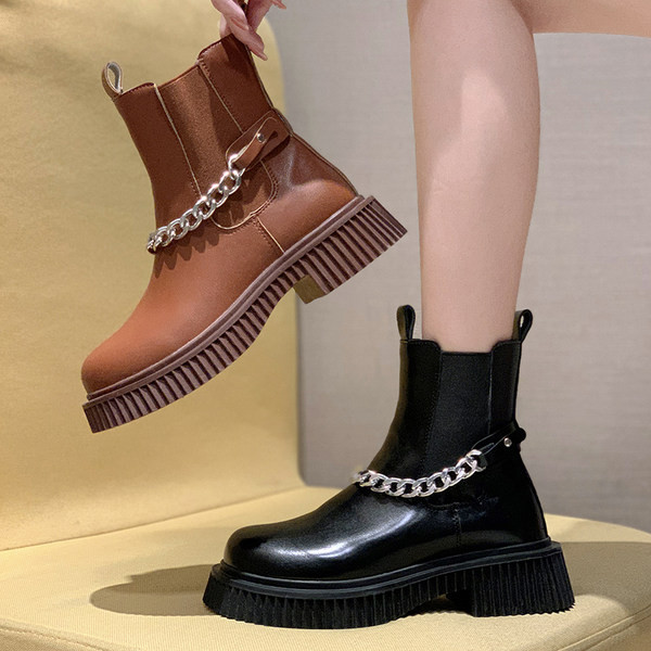 Naiste metallist ketiga nahast saapad