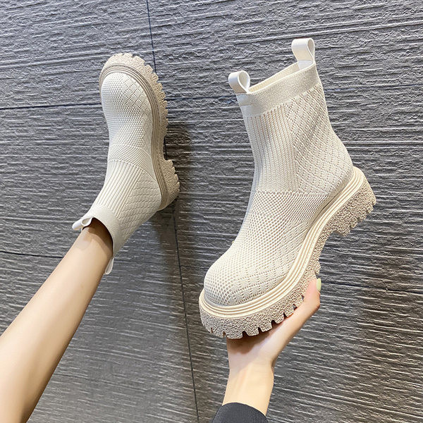 Moodsad naiste saapad tekstiilist ümardatud mudelist