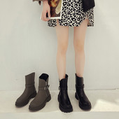 Pandla ja lameda tallaga naiste saapad