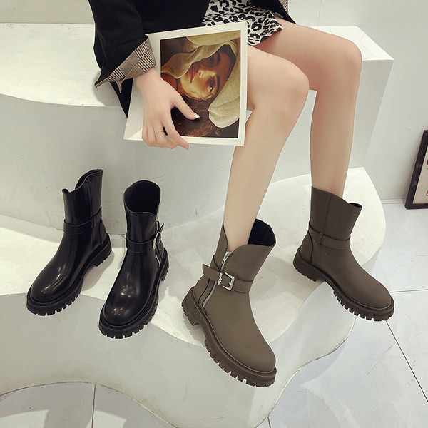 Pandla ja lameda tallaga naiste saapad