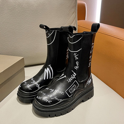 Νέο μοντέλο γυναικείες μπότες με επιγραφές