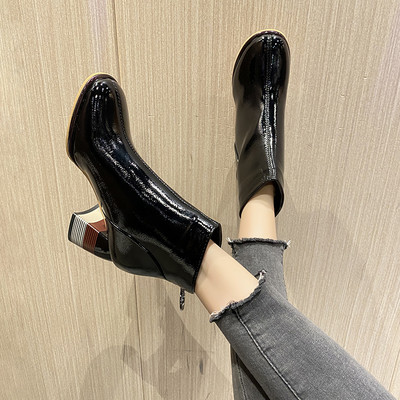 Stiilsed paksu kontsa ja lukuga naiste saapad