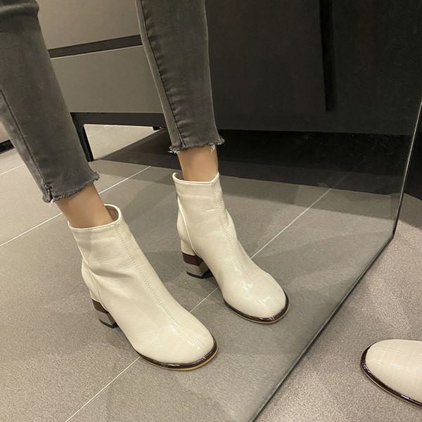 Stiilsed paksu kontsa ja lukuga naiste saapad