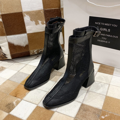 Moodne naiste saapad tavaline kontsaga mudel