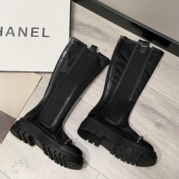 Cizme de dama stilate model rotunjit cu elemente metalice